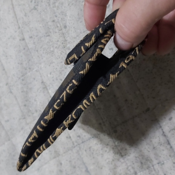 Fendi Cigarette Holder for a belt - Picture 7 of 10